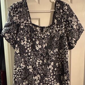 Torrid Black White Floral Flower Peplum Short Sleeve Shirt Plus Size 1